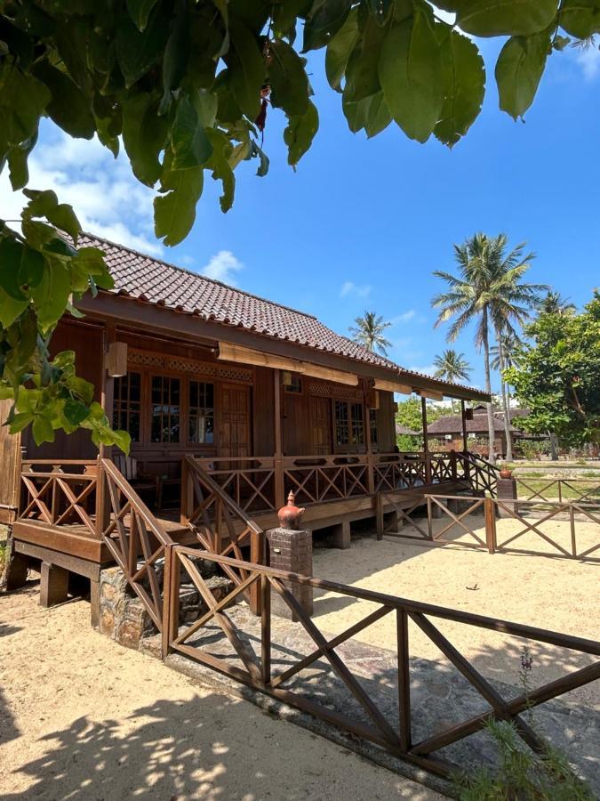 Dewa Daru Resort Karimunjawa-Inseln Exterior foto